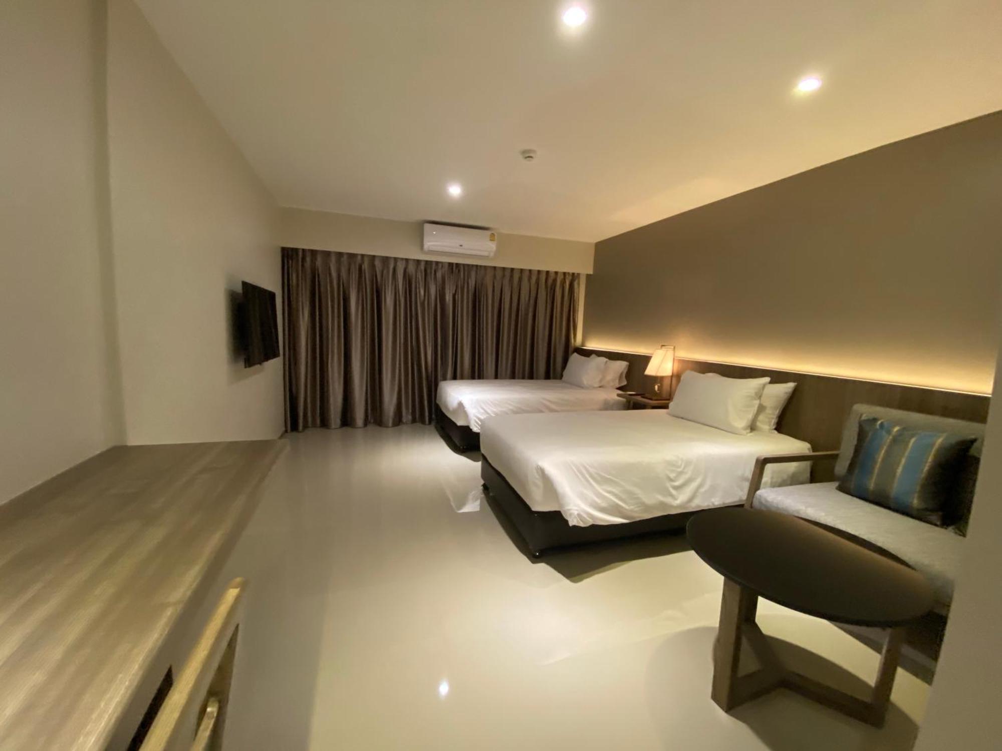 The Madera Lodge Pattaya ジョムティエンビーチ エクステリア 写真