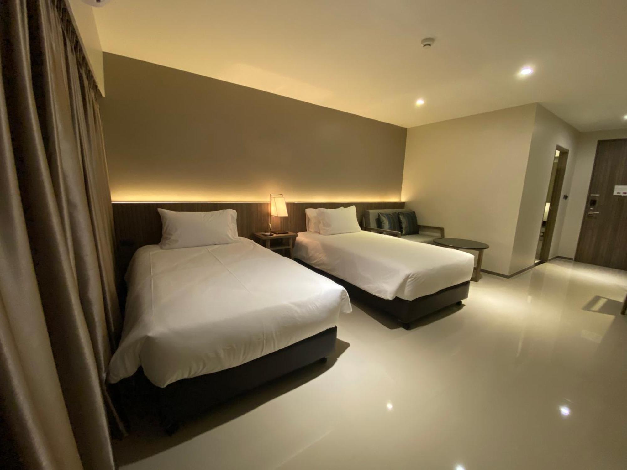 The Madera Lodge Pattaya ジョムティエンビーチ エクステリア 写真